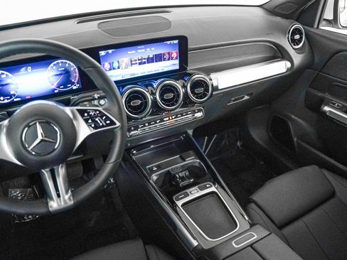 Used 2026 Mercedes-Benz GLB 250 image 14