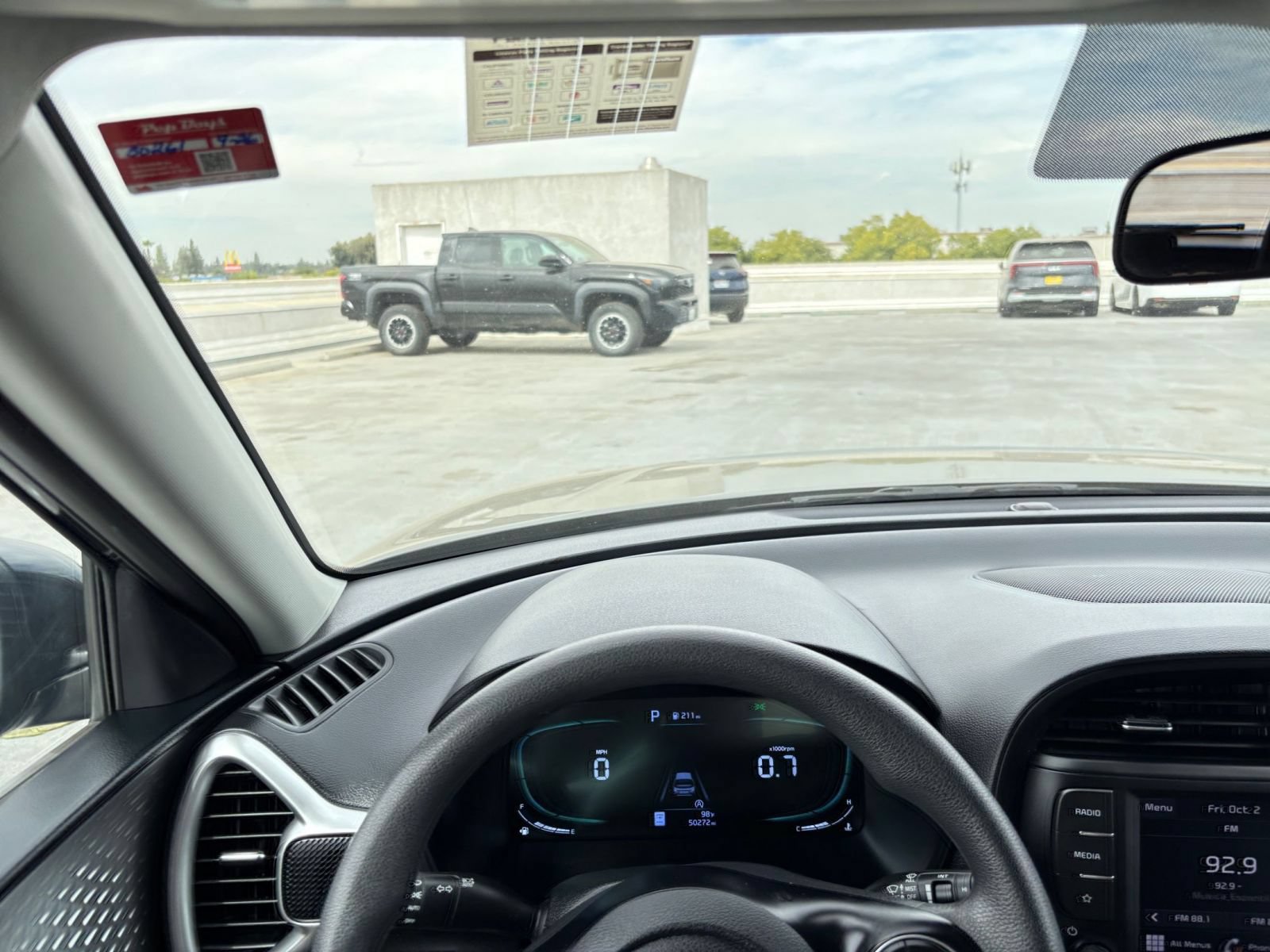 Used 2025 Kia Soul LX w/ LX Technology Package FWD image 31