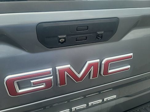 Used 2019 GMC Sierra 1500 SLT w/ SLT Premium Plus Package RWD image 12