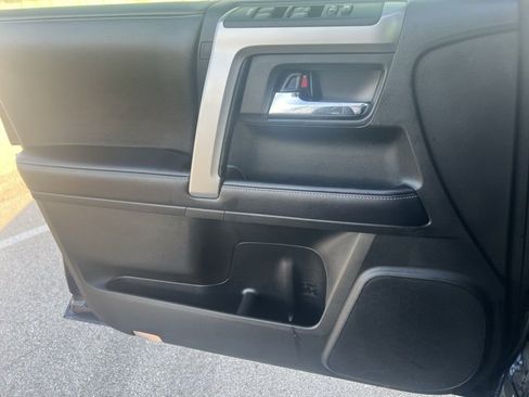 Used 2020 Toyota 4Runner SR5 image 25