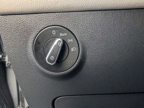 Certified 2025 Volkswagen Taos SEL w/ Taos Adventure Package image 19