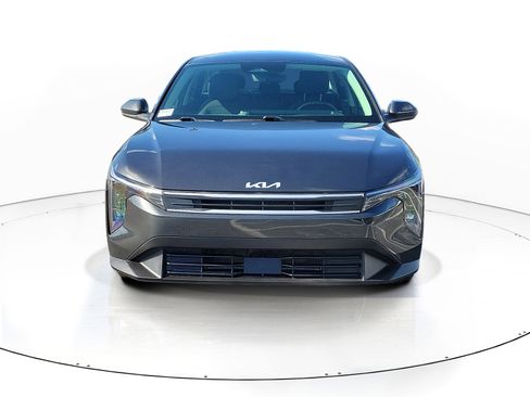 Used 2025 Kia K4 FWD image 2