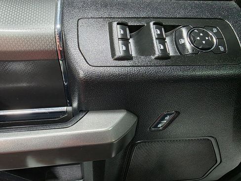 Used 2017 Ford F150 XLT w/ Equipment Group 302A Luxury AWD/4WD image 18