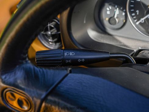 Used 1991 MAZDA MX-5 Miata Special Edition image 40