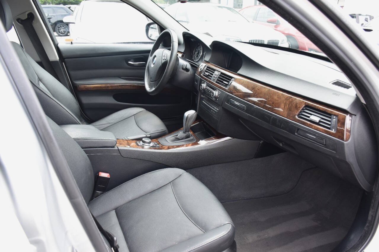 Used 2010 BMW 328i Sedan RWD image 12
