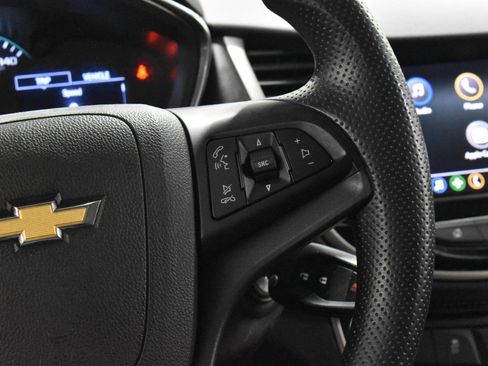 Used 2020 Chevrolet Trax LT FWD image 10