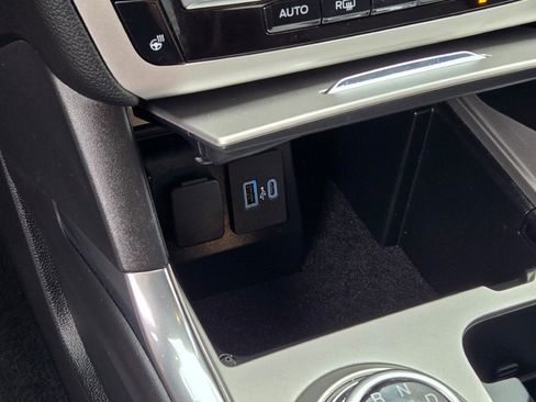 Used 2022 Ford Explorer XLT w/ Equipment Group 202A image 29