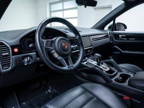 Used 2019 Porsche Cayenne AWD/4WD image 19