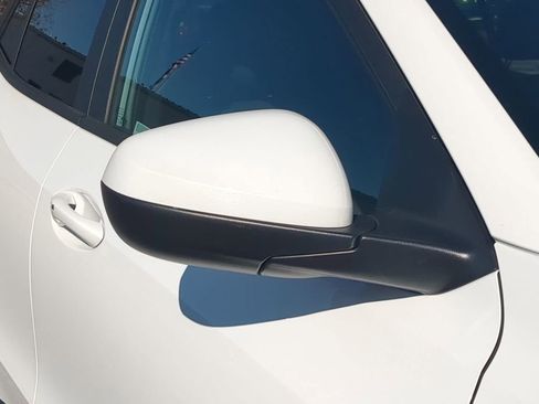 Used 2025 Chevrolet Trax LT w/ LT Convenience Package image 13