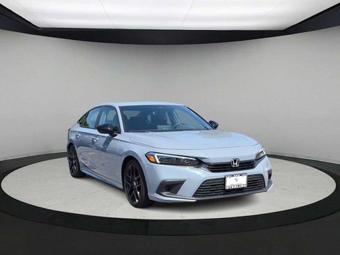 Used 2023 Honda Civic Sport image 2