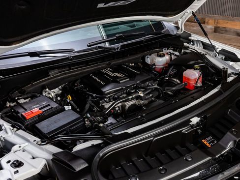 Used 2025 Cadillac Escalade V w/ LPO, ONYX Package image 39