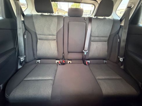 Used 2025 Nissan Rogue SV FWD image 40