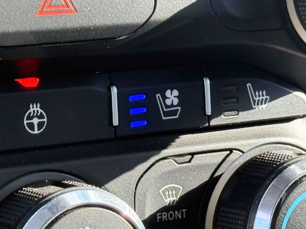 Used 2019 RAM 1500 Laramie AWD/4WD image 27