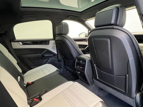 New 2026 Porsche Cayenne Coupe AWD/4WD image 16