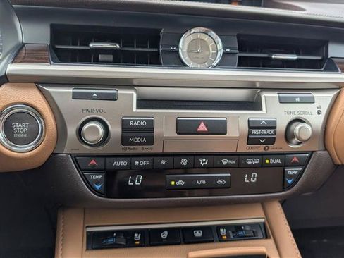 Used 2017 Lexus ES 350 w/ Luxury Package FWD image 14