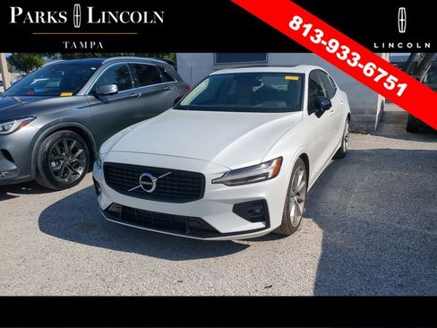 Used 2021 Volvo S60 T5 Momentum w/ Premium Package AWD/4WD image 4