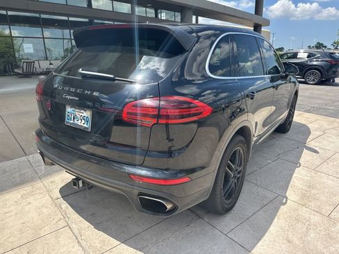 Used 2016 Porsche Cayenne AWD/4WD image 5