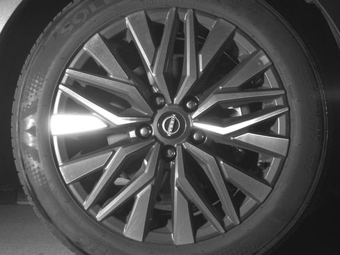 Used 2025 Nissan Altima 2.5 SV image 13