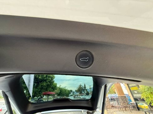 Used 2021 Tesla Model Y Long Range image 24