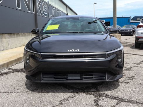 Used 2025 Kia K4 FWD image 2