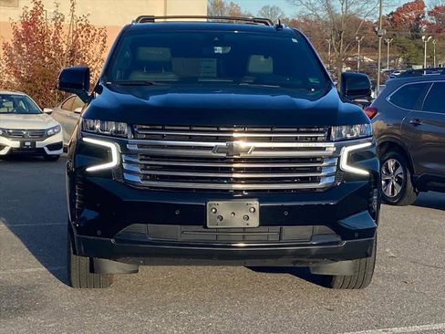 Used 2022 Chevrolet Suburban High Country image 7
