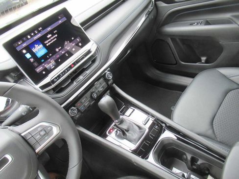 New 2026 Jeep Compass Altitude image 28