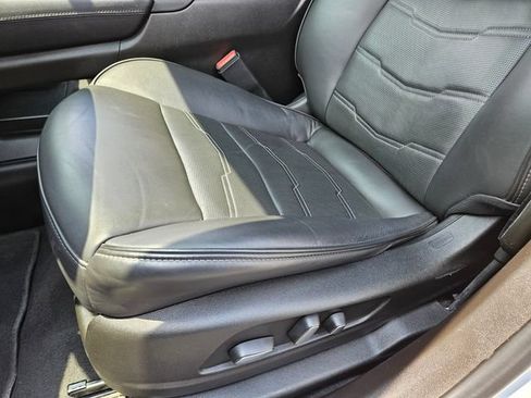 Used 2023 Cadillac XT6 Premium Luxury w/ Platinum Package AWD/4WD image 8