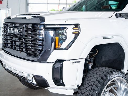 Used 2024 GMC Sierra 2500 Denali Ultimate w/ Max Trailering Package image 12