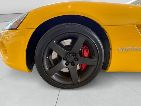 Used 2006 Dodge Viper SRT-10 image 14