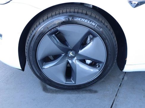 Used 2018 Tesla Model 3 Mid Range RWD image 12