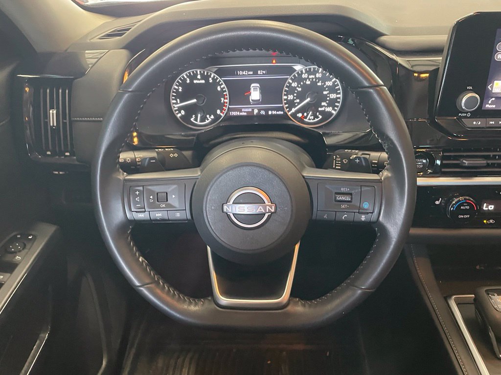 Certified 2025 Nissan Pathfinder SV FWD image 13