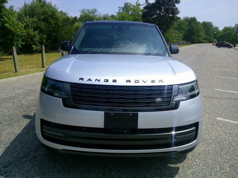 Used 2024 Land Rover Range Rover Long Wheelbase SE AWD/4WD image 18