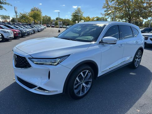 Used 2023 Acura MDX SH-AWD w/ Technology Package image 3