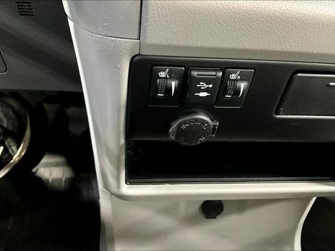 Used 2019 Toyota Sienna XLE FWD image 16