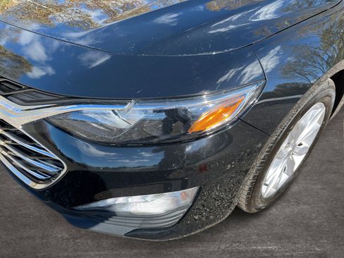 Used 2021 Chevrolet Malibu LT image 31