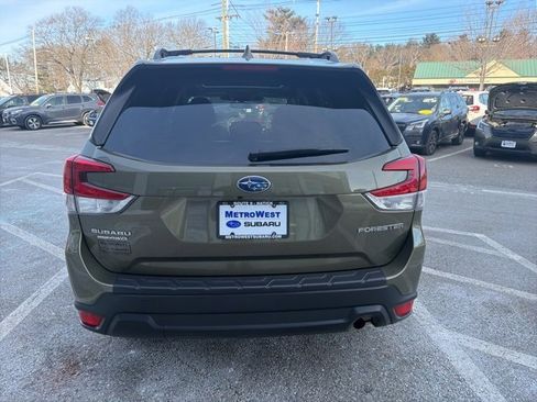 Used 2022 Subaru Forester Premium image 6