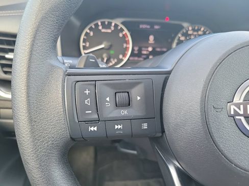 Used 2024 Nissan Rogue SV AWD/4WD image 14