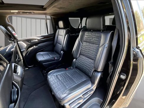 Used 2023 Cadillac Escalade ESV Sport Platinum w/ LPO, ONYX Package AWD/4WD image 28