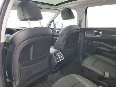 Used 2023 Kia Sorento SX AWD/4WD image 14