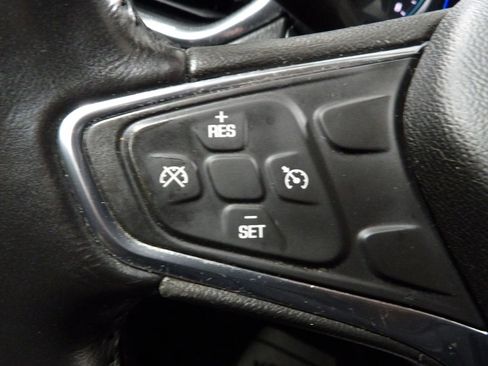 Used 2019 Chevrolet Equinox LT image 16