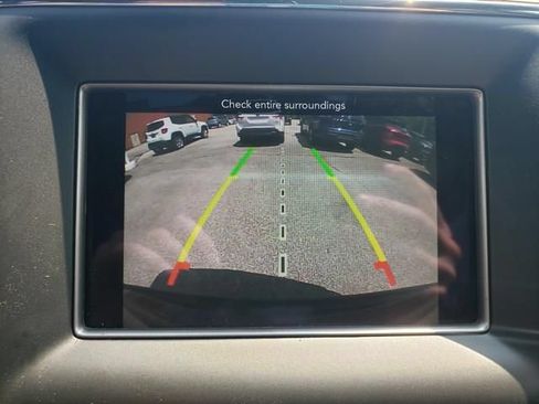 Used 2021 Jeep Grand Cherokee Laredo AWD/4WD image 25
