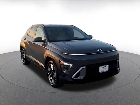 Used 2025 Hyundai Kona SEL image 16