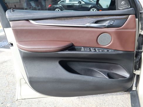 Used 2014 BMW X5 xDrive50i image 7