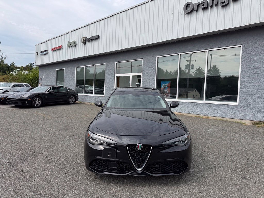 Used 2018 Alfa Romeo Giulia Ti Sport w/ Quick Order Package 22S Sport AWD/4WD image 8