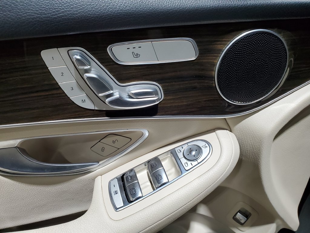 Used 2018 Mercedes-Benz GLC 300 image 34