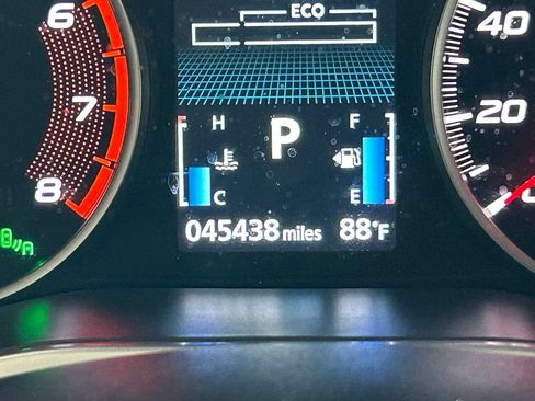 Used 2022 Mitsubishi Eclipse Cross SE FWD image 32
