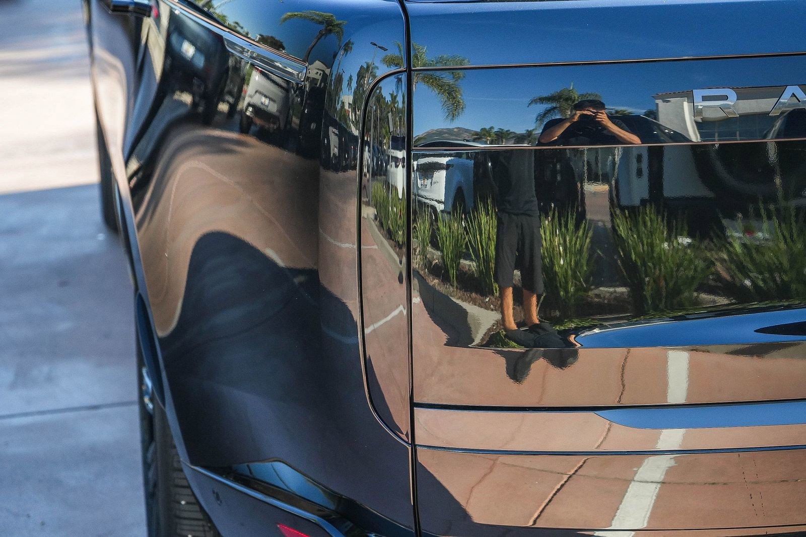 Certified 2025 Land Rover Range Rover SE AWD/4WD image 8