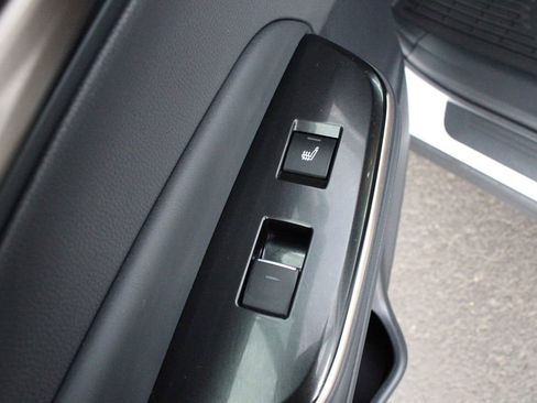 Certified 2025 Toyota Crown Platinum image 48