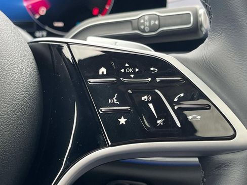 Used 2025 Mercedes-Benz GLE 350 4MATIC image 26