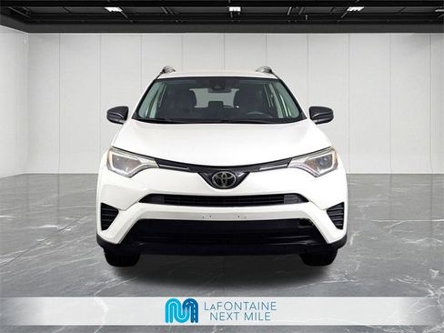Used 2018 Toyota RAV4 LE w/ Carpet Mat Package image 8